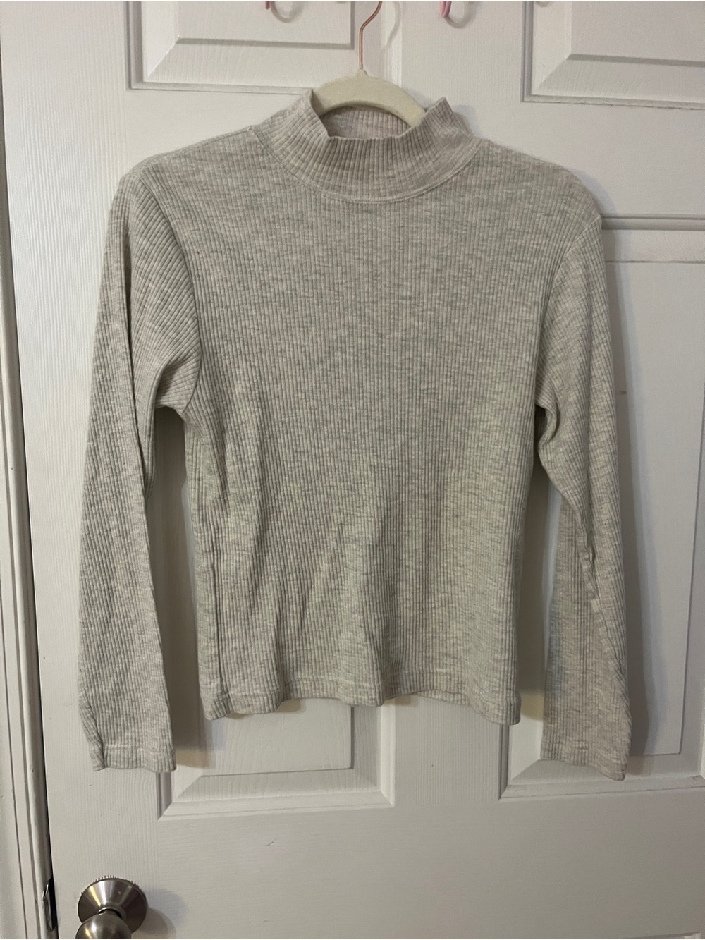 Ribbed Mock Neck Long-Sleeve Sweater - Light Heather Gray